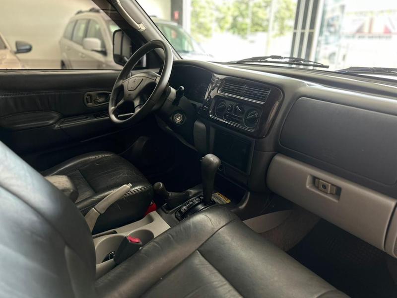 Mitsubishi Pajero Sport 3.0 4X2 V6 Mec. Aut. - foto 12