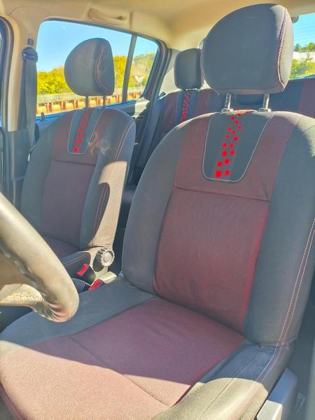 Renault Sandero Stepway 1.6 Hi Flex 16V 5P Automático - foto 9