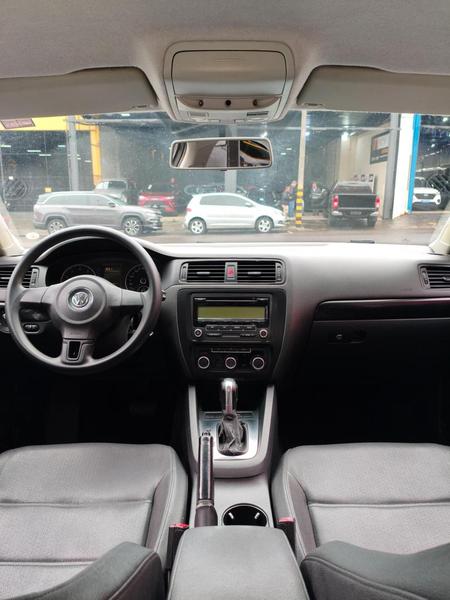 Volkswagen Jetta 2.0 Comfortline Flex 4P Automático - foto 11