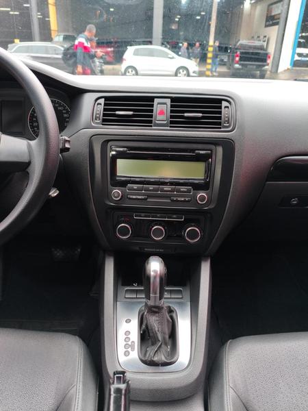 Volkswagen Jetta 2.0 Comfortline Flex 4P Automático - foto 13