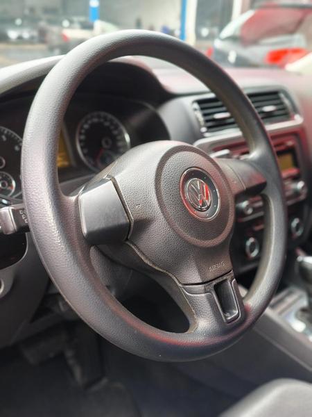 Volkswagen Jetta 2.0 Comfortline Flex 4P Automático - foto 14