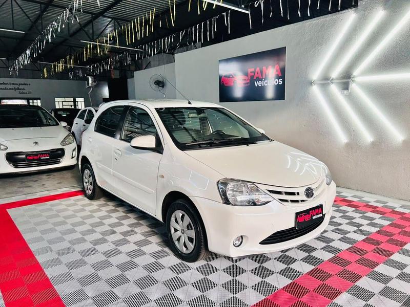 Toyota Etios Hb Xs 1.5 - foto 2