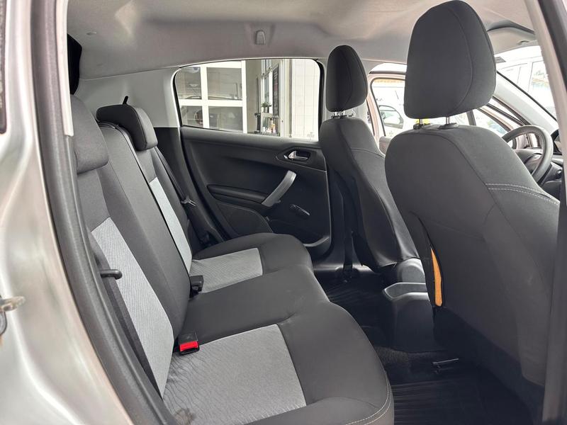 Peugeot 208 Active - foto 8