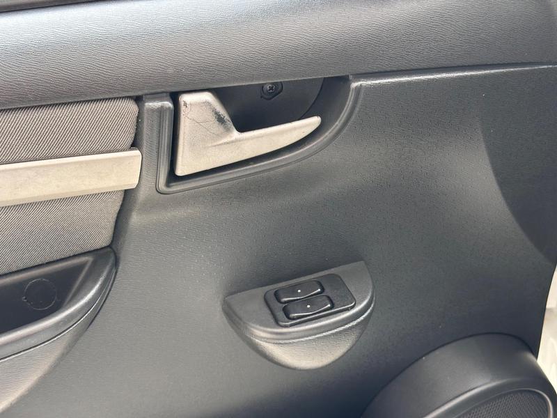 Chevrolet Celta 10l LT - foto 7