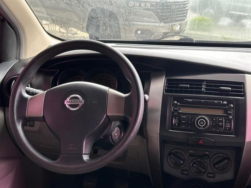 Nissan Livina 1.6 - foto 10