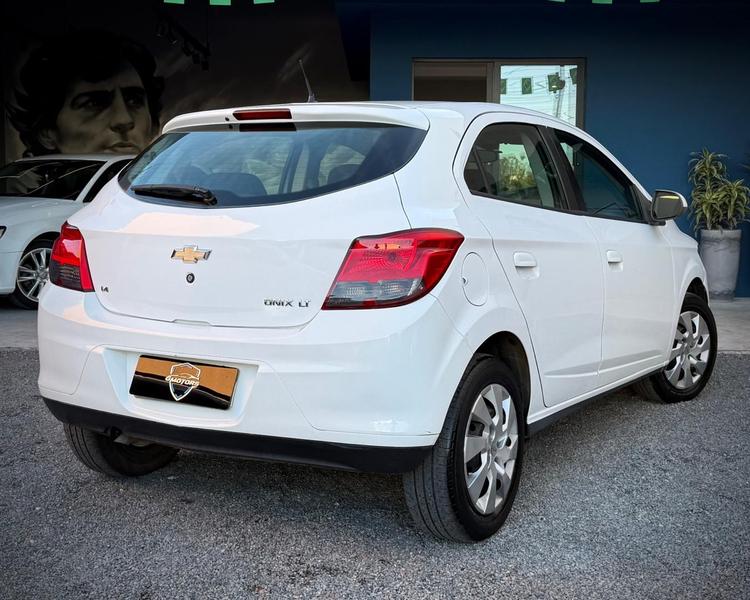 Chevrolet Onix Hatch LT 1.4 8V Flexpower 5P Mec - foto 6