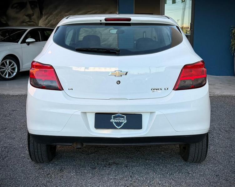 Chevrolet Onix Hatch LT 1.4 8V Flexpower 5P Mec - foto 8