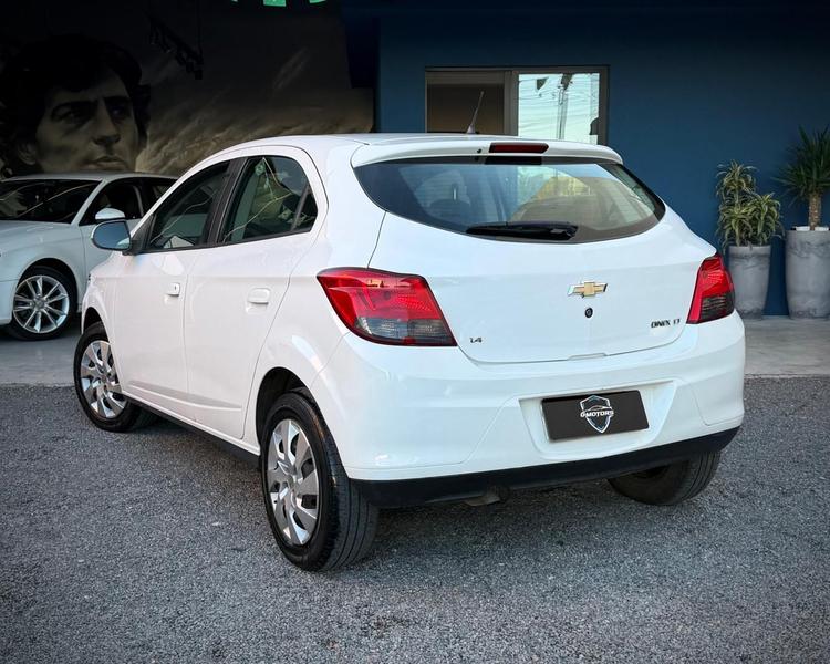 Chevrolet Onix Hatch LT 1.4 8V Flexpower 5P Mec - foto 10