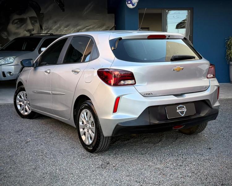 Chevrolet Onix Hatch Joy 1.0 8V Flex 5P Mec. - foto 11