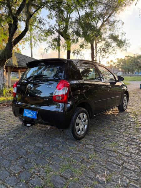 Toyota Etios Hb X - foto 2