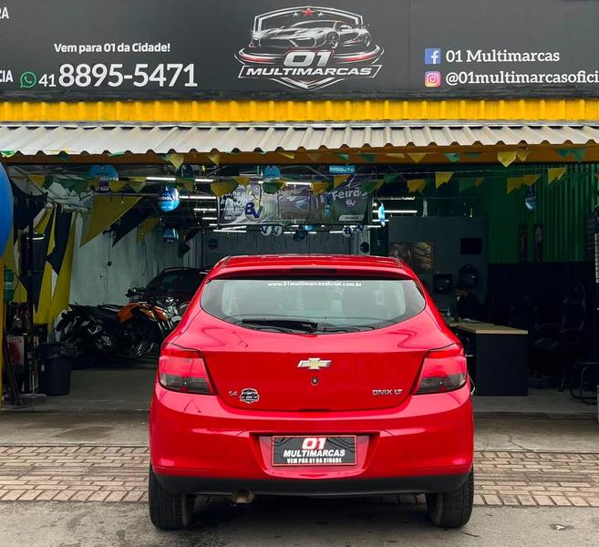 Chevrolet Onix Hatch Ls 1.0 8V Flexpower 5P Mec. - foto 4