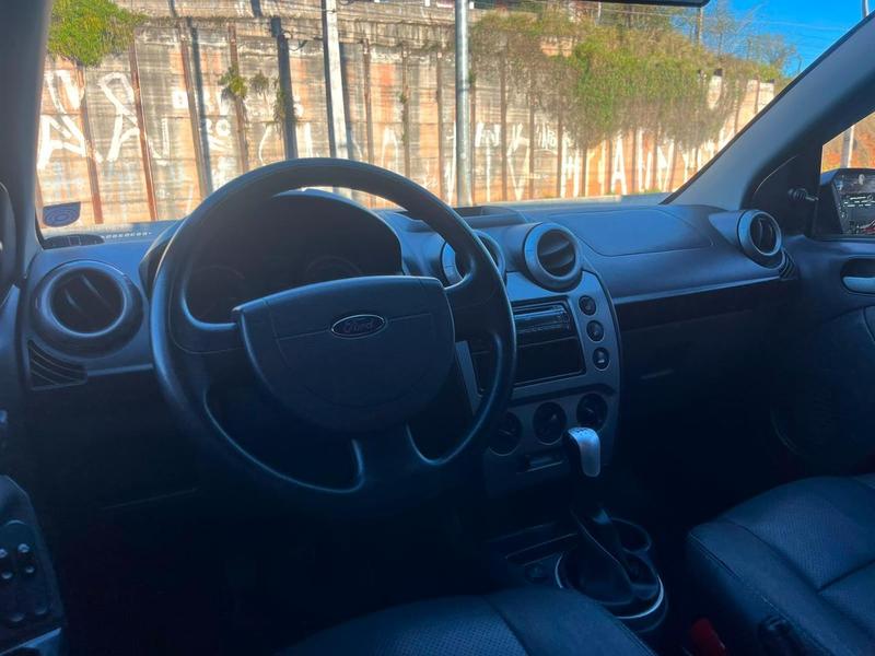 Ford Fiesta Sedan 1.0 8V Flex 4P - foto 8