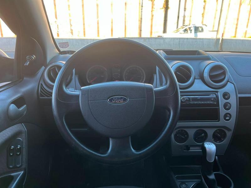 Ford Fiesta Sedan 1.0 8V Flex 4P - foto 7