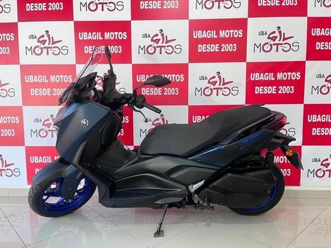 YAMAHA XMAX
