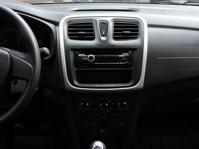 Renault Sandero Auth 1.0 - foto 4