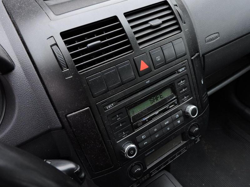 Volkswagen Polo Sedan 2.0 Comfor - foto 8