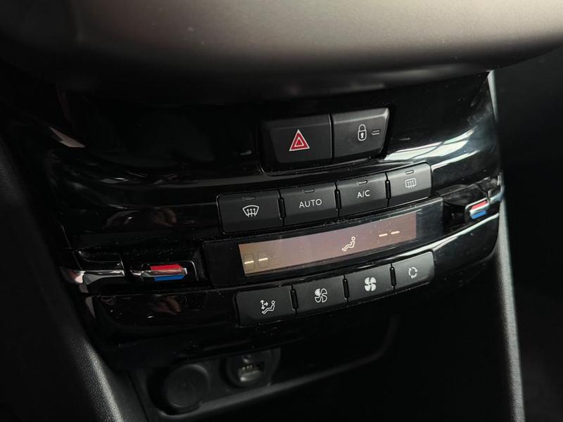Peugeot 208 Griffe At - foto 12