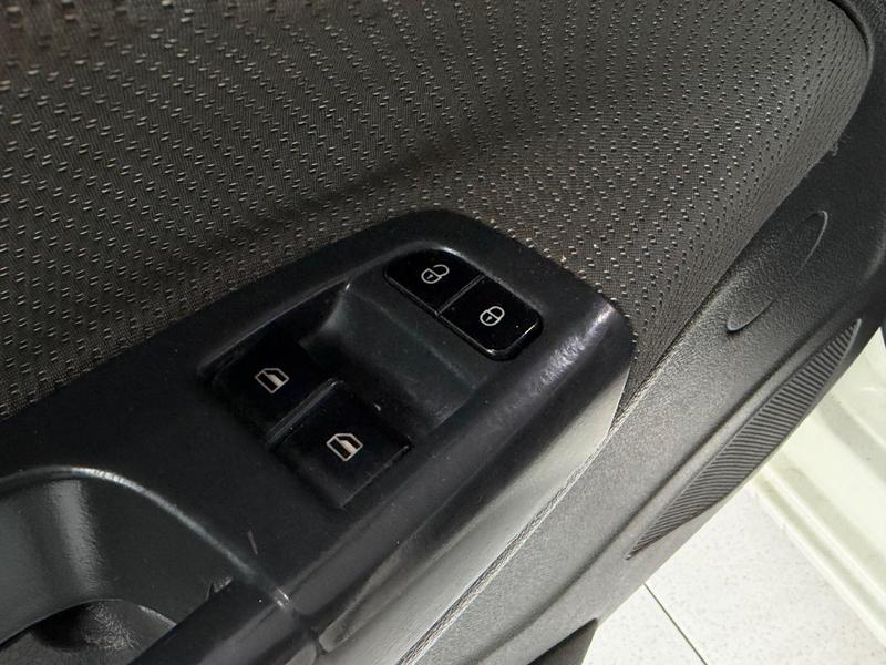 Volkswagen Voyage 1.6 - foto 13