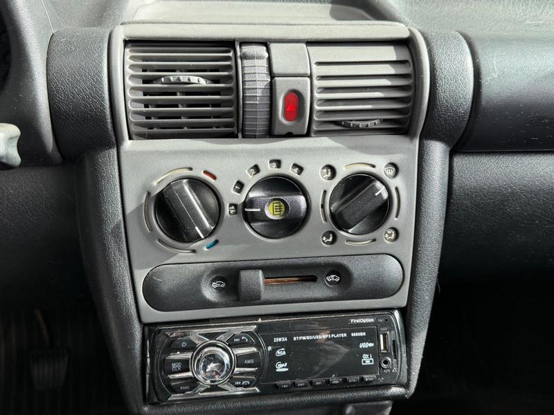 Chevrolet Corsa Classic - foto 9
