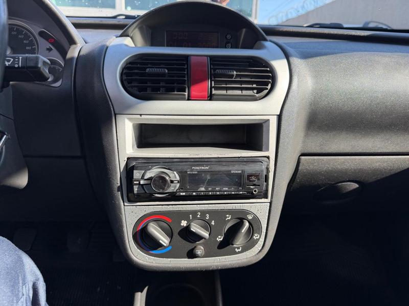 Chevrolet Corsa Hatch Premium - foto 14