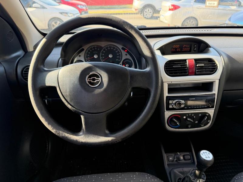 Chevrolet Corsa Hatch Premium - foto 8