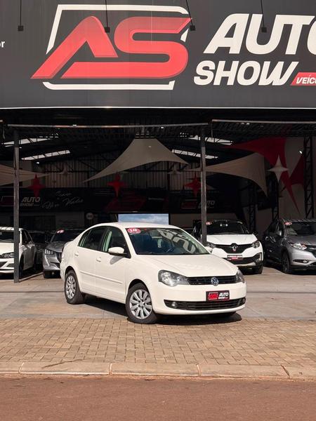 Volkswagen Polo Sedan 2014 à venda