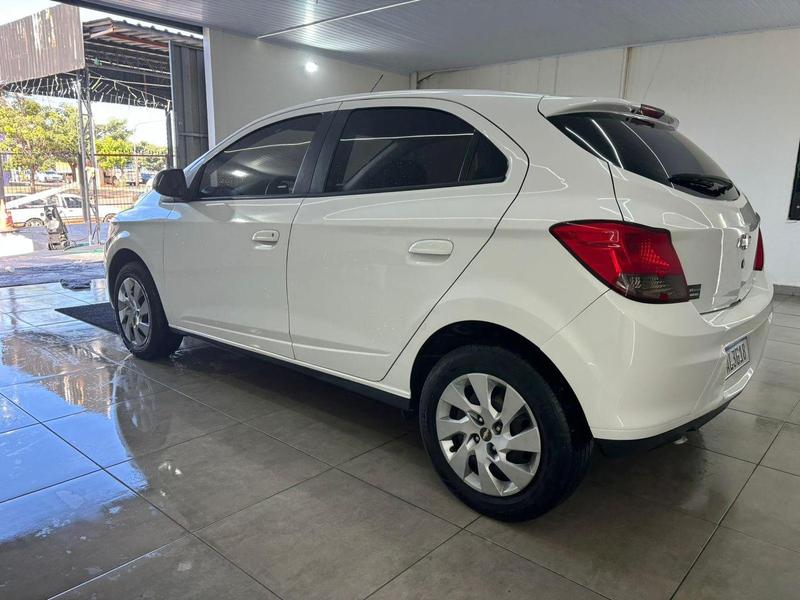 Chevrolet Onix 14mt LTZ - foto 2