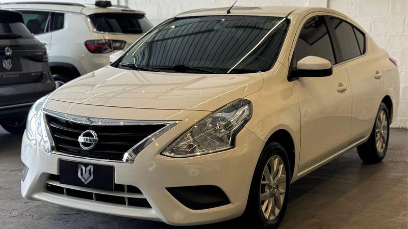 Nissan Versa 16sv CVT - foto 2