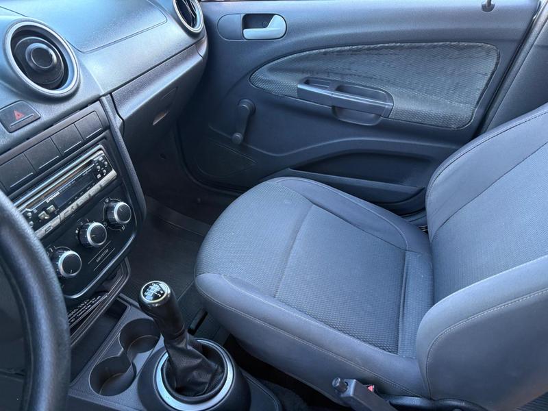 Volkswagen Gol 1.0 Selecao - foto 8