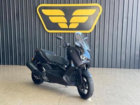 YAMAHA XMAX 300 CONNECTED