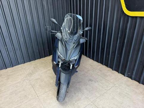 YAMAHA XMAX