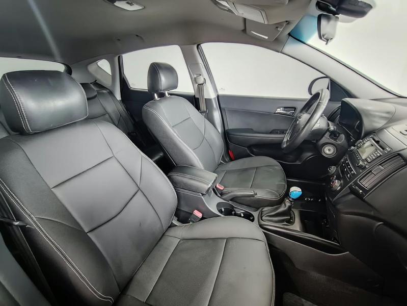 Hyundai i30 2.0 - foto 17