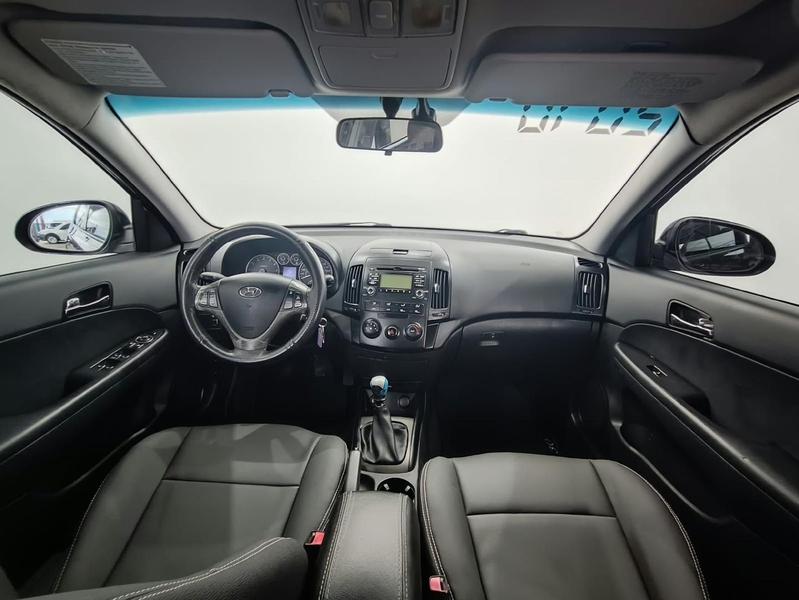 Hyundai i30 2.0 - foto 8