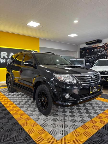 TOYOTA HILUXSW4 SRV4X4
