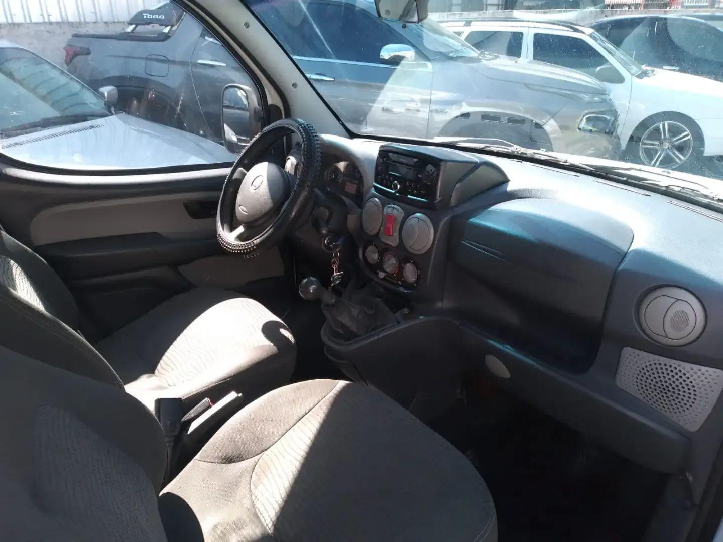 Foto de FIAT DOBLO ADV 1.8 FLEX 2012
