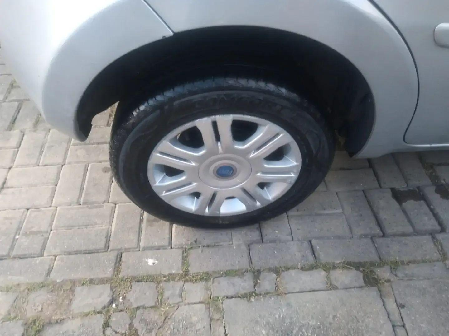 Foto de FIAT IDEA ELX FIRE 1.4 8V 4P 2007