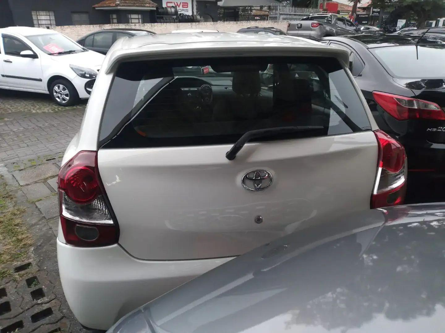 Foto de TOYOTA ETIOS HB XS 15 2014