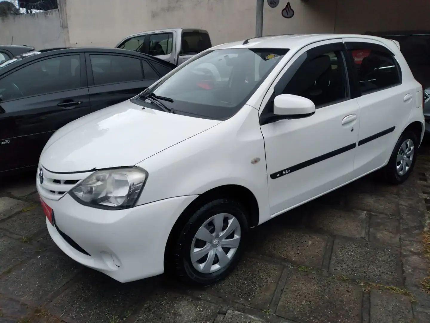 Foto de TOYOTA ETIOS HB XS 15 2014