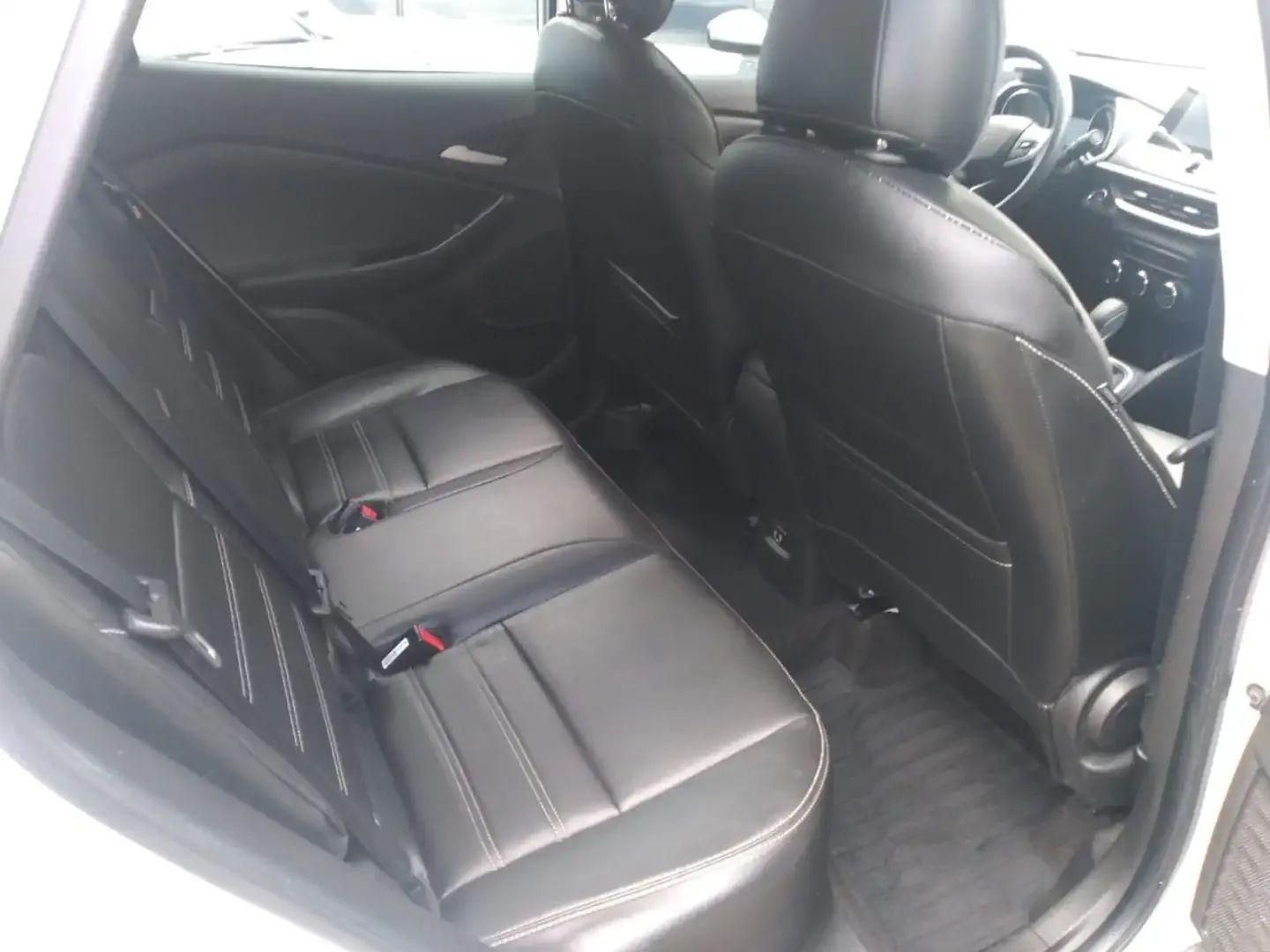 Foto de CHEVROLET TRACKER T A LT 2024