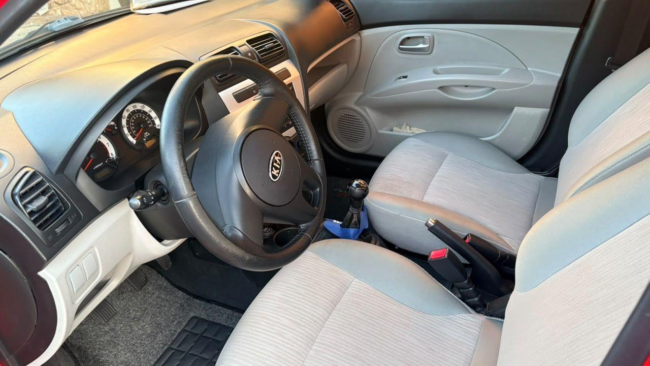 Foto de KIA PICANTO EX3 1.0L 2011