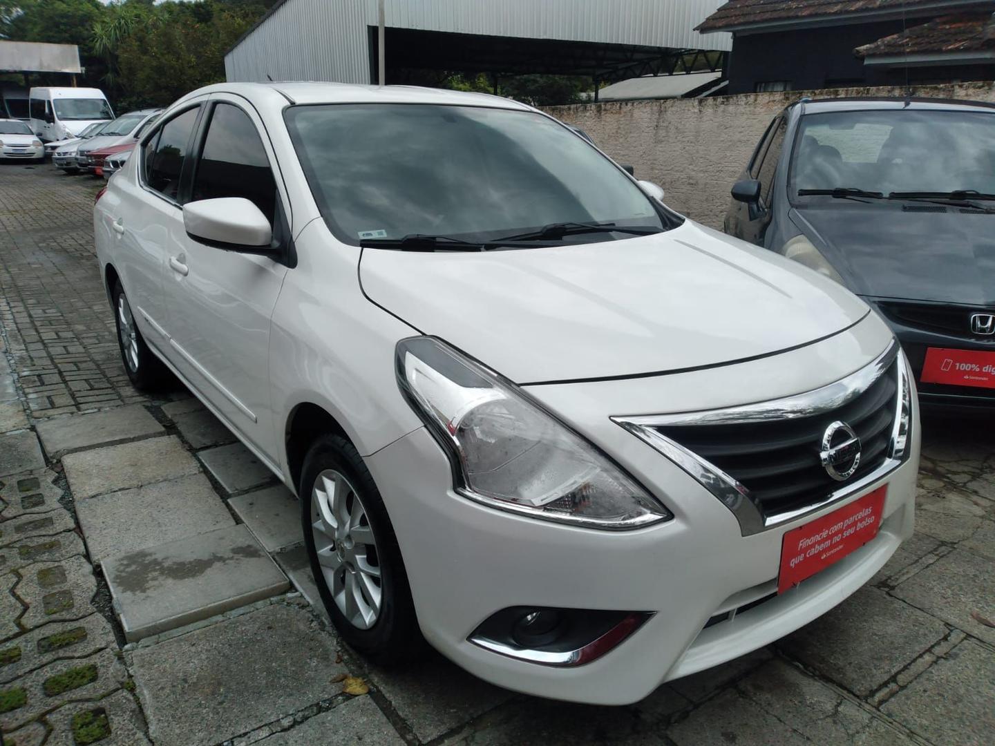 Foto de NISSAN VERSA 16 SL 2016