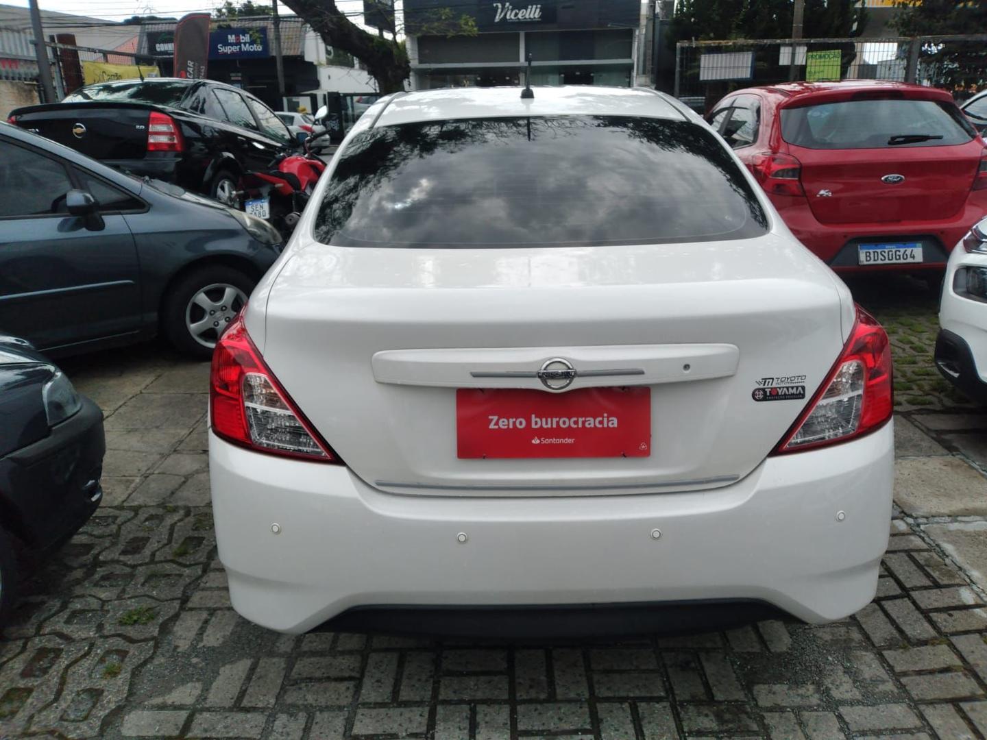 Foto de NISSAN VERSA 16 SL 2016