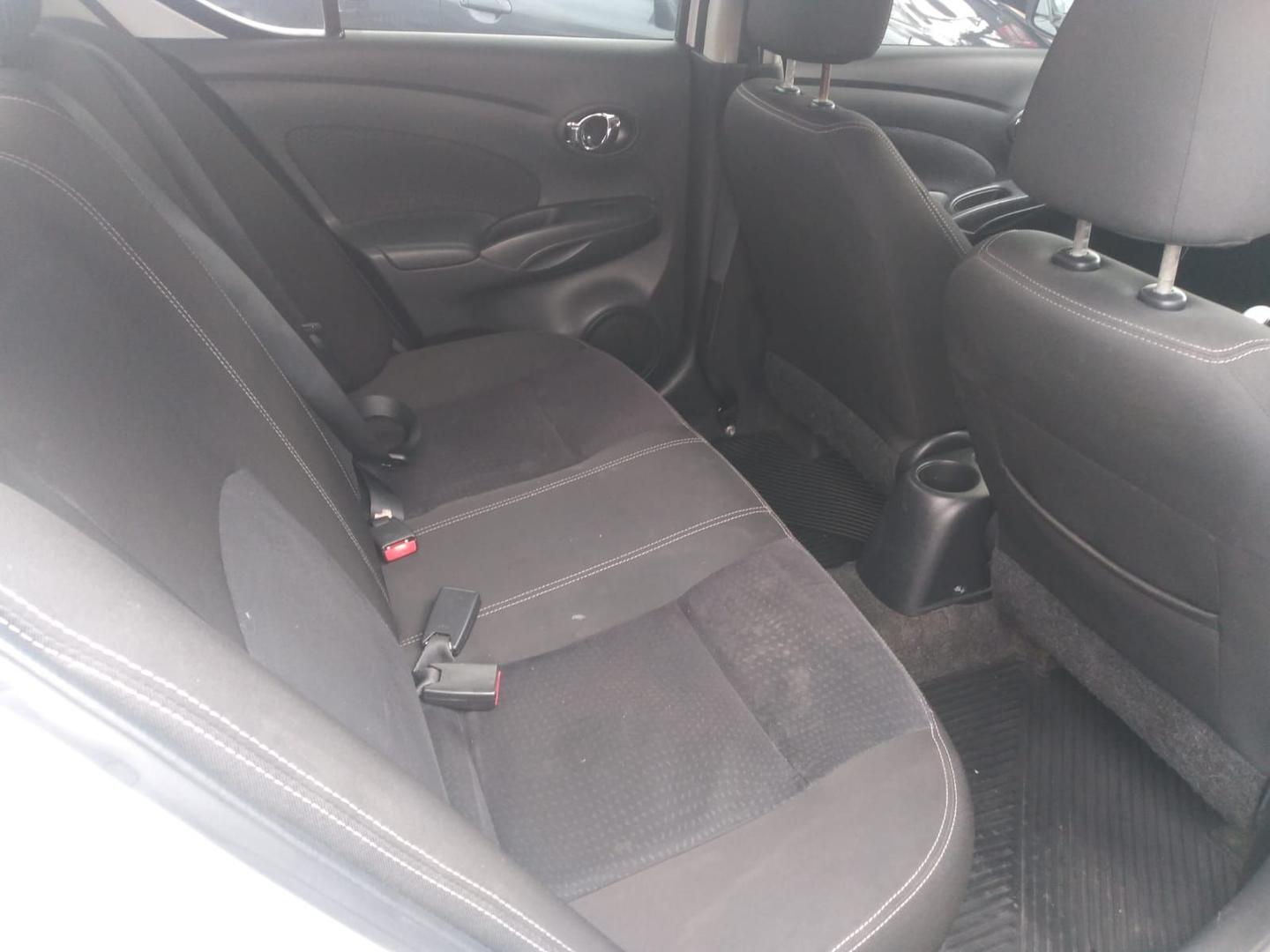 Foto de NISSAN VERSA 16 SL 2016