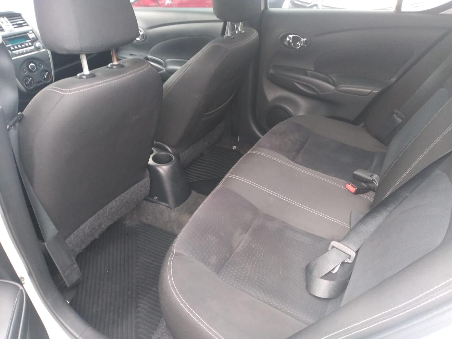 Foto de NISSAN VERSA 16 SL 2016
