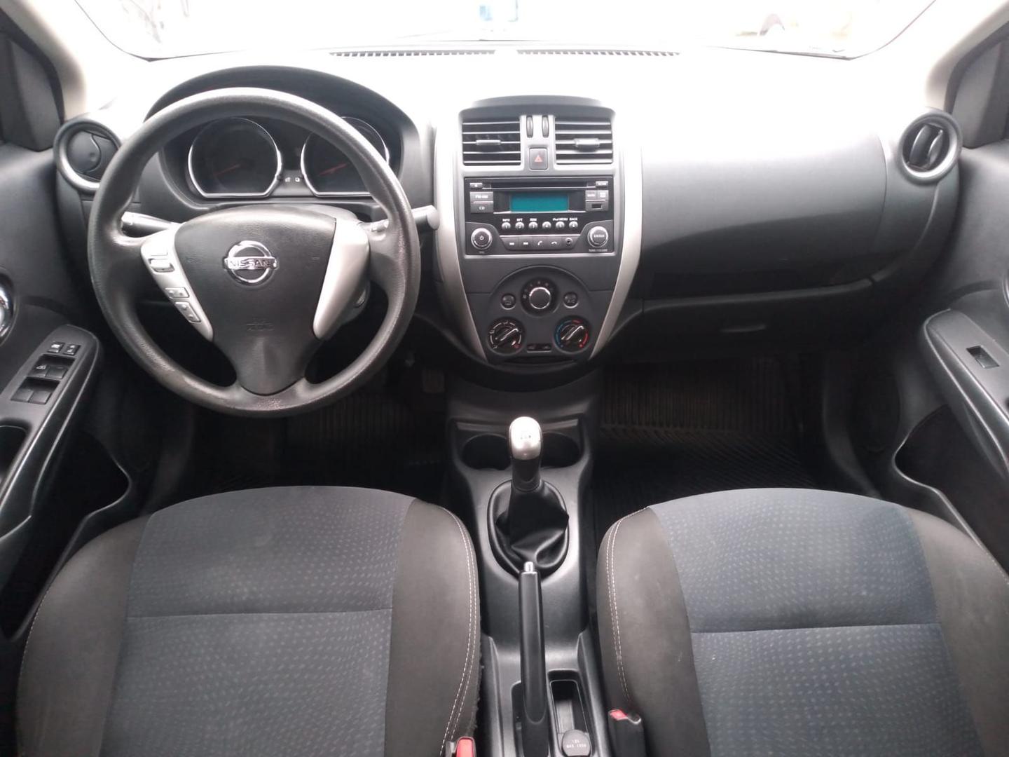 Foto de NISSAN VERSA 16 SL 2016