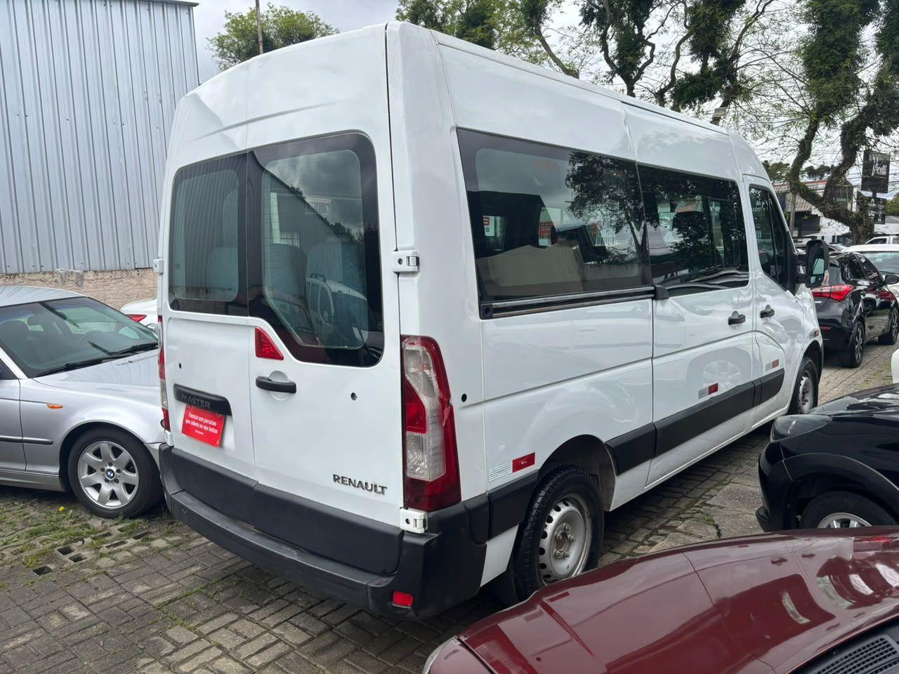 Foto de RENAULT MASTER 2.3 DCI EXECUTIVE 16L LONGO 2015