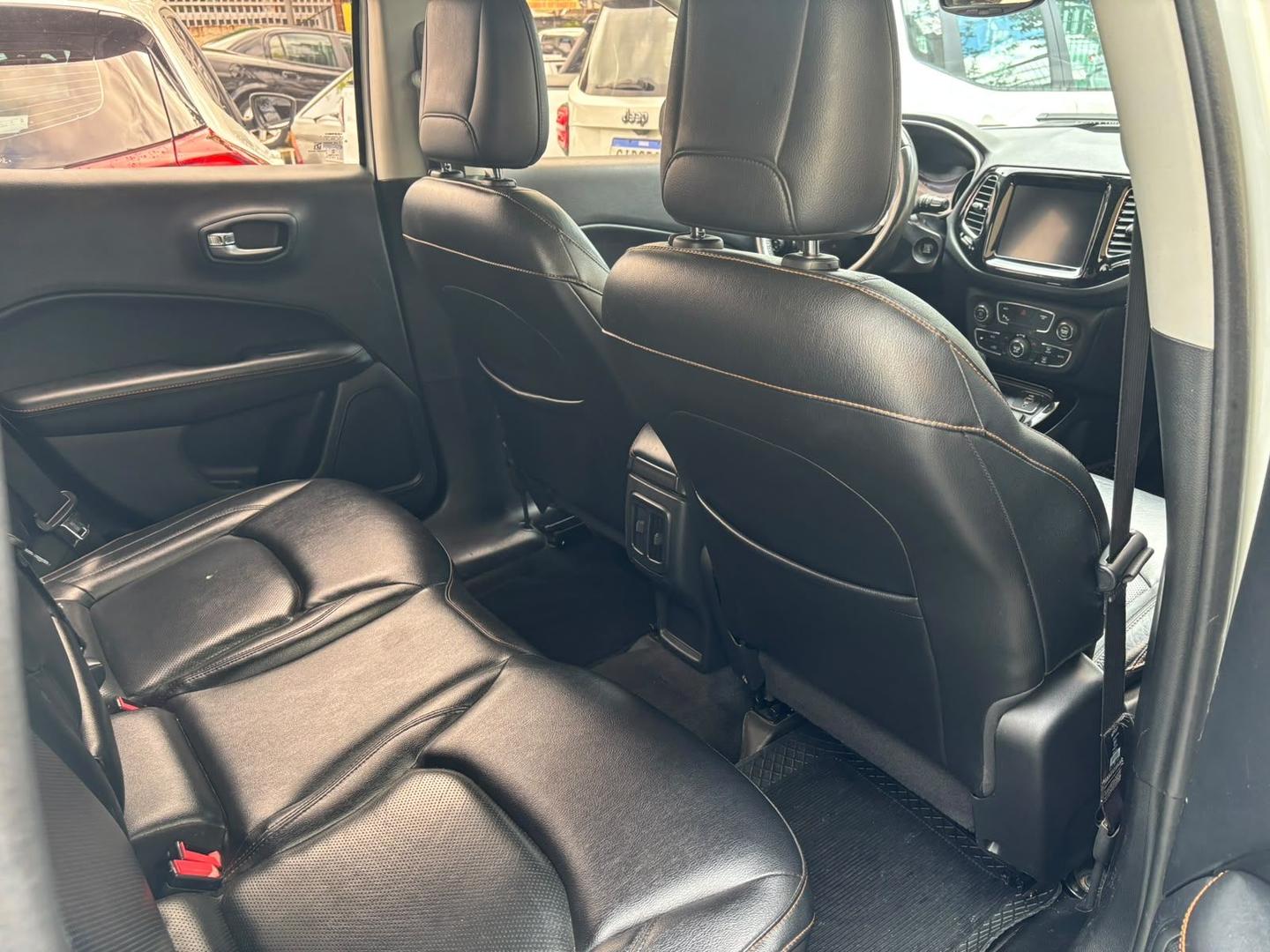 Foto de JEEP COMPASS LIMITED D 2018