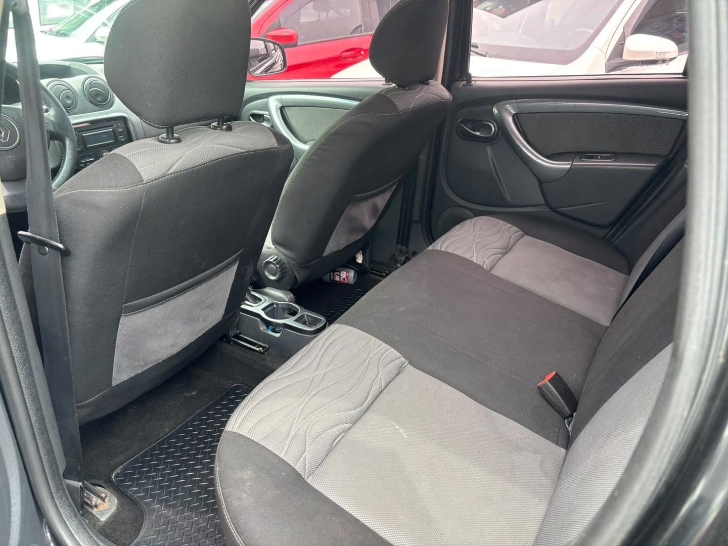 Foto de RENAULT DUSTER 16 D 4X2 2014