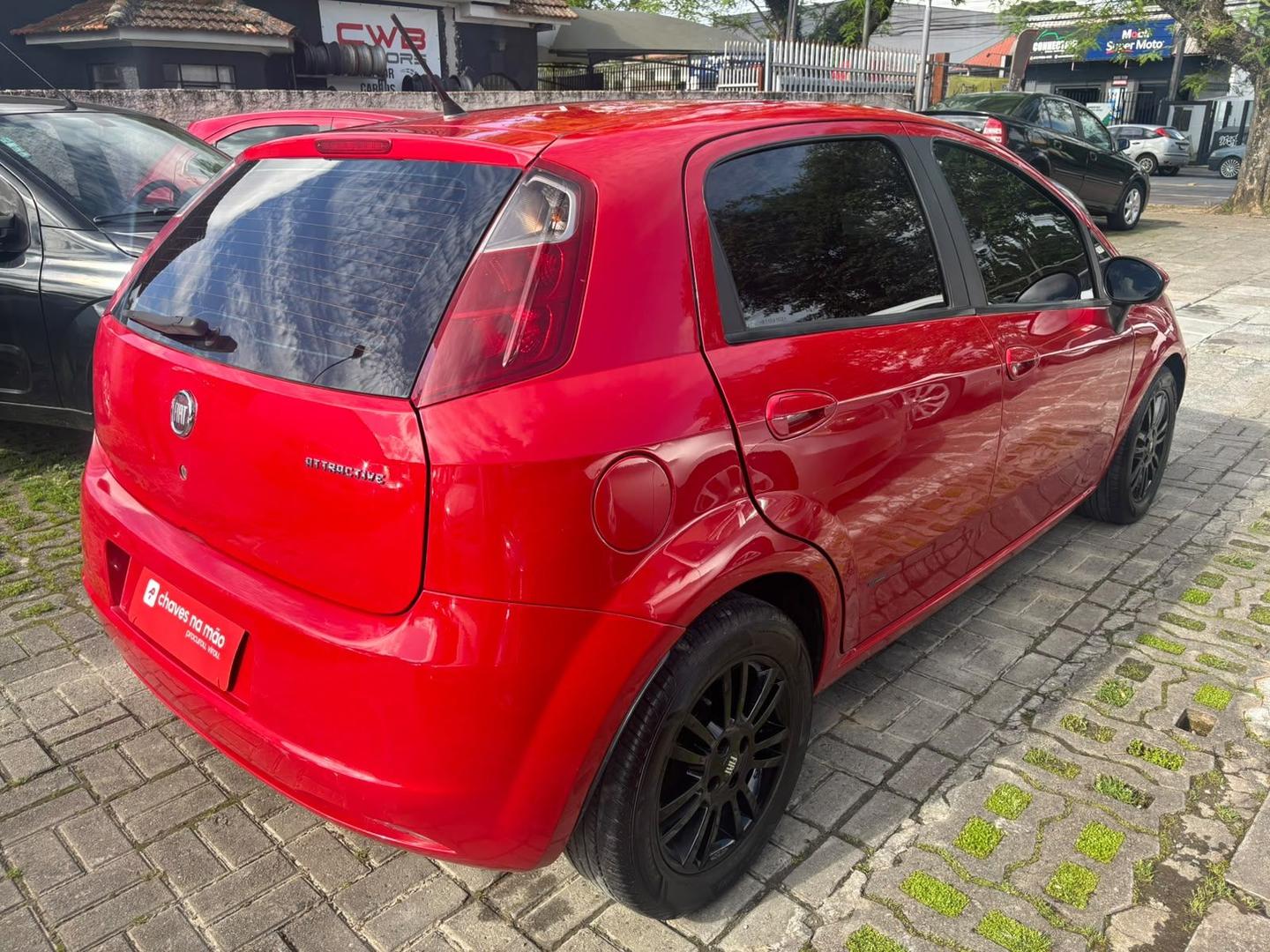 Foto de FIAT PUNTO ATTRACTIVE 2011
