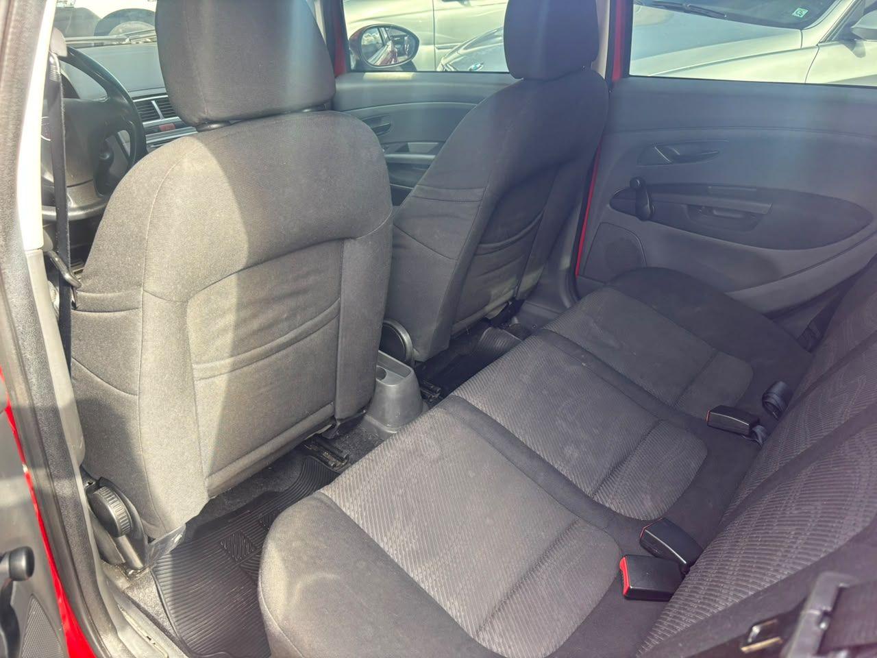 Foto de FIAT PUNTO ATTRACTIVE 2011